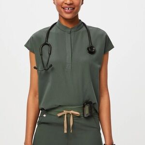 Figs Rafaela Oversized Scrub Top — Moss